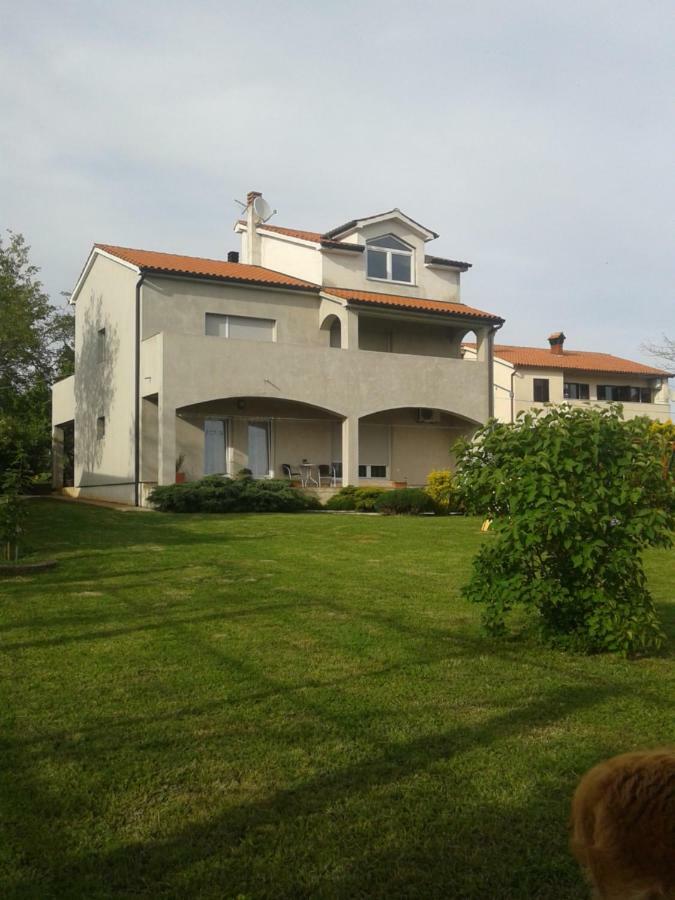 Apartment Melani Pula Exterior foto
